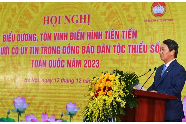 Hội nghị biểu dương, tôn vinh điển hình tiên tiến là người có uy tín trong đồng bào dân tộc thiểu số toàn quốc - Anh 3