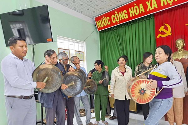 Nhân lên niềm đam mê với cồng, chiêng, trống K’ toang - Anh 1