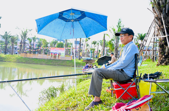 “Ngày hội Sức sống Trung tâm” Vincom Shophouse Royal Park Quảng Trị lan toả không khí rộn ràng, nhộn nhịp - Anh 3