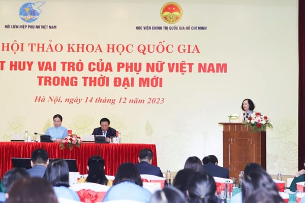 Phát huy hơn nữa vai trò của phụ nữ trong xây dựng nền văn hoá tiên tiến, đậm đà bản sắc dân tộc - Anh 1