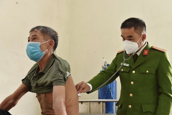 Những người thầy của lớp học đặc biệt - Anh 1