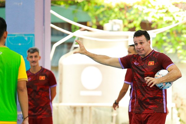 HLV tuyển Futsal Việt Nam: Chúng tôi sẵn sàng cạnh tranh với các đội bóng mạnh của châu Á - Anh 1