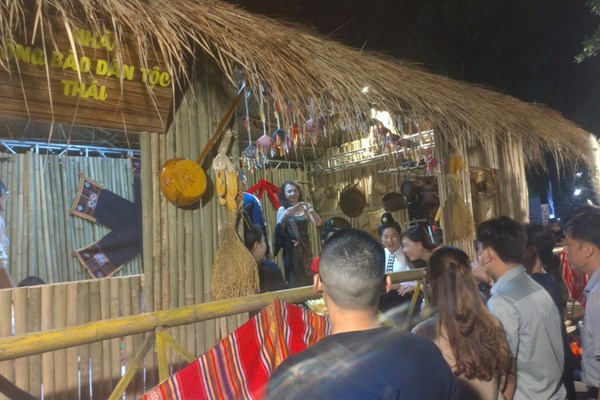 Rộn ràng, sôi động Tuần Văn hóa, du lịch Điện Biên tại Hà Nội - Anh 4