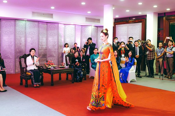 Đạo diễn Quang Tú: Quảng bá văn hoá áo dài phải thực sự có tình yêu và niềm đam mê! - Anh 2