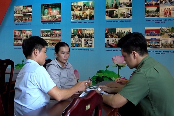 Bắt giữ người phụ nữ lừa đảo chiếm đoạt hơn 800 triệu đồng - Anh 1