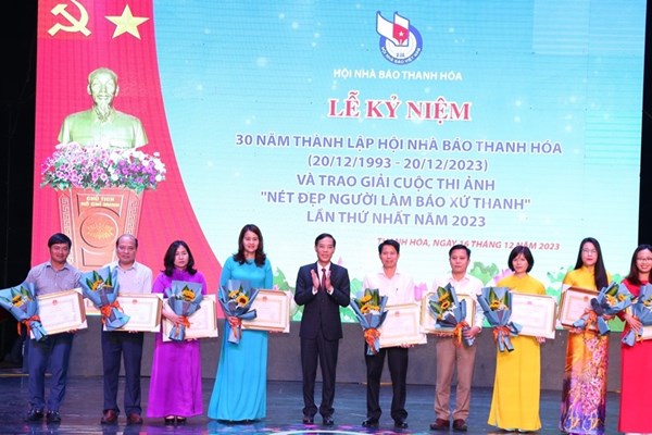 Xây dựng môi trường văn hóa trong các cơ quan báo chí xứ Thanh - Anh 5