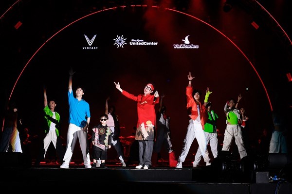 Maroon 5 và dàn sao Việt mang tới “cơn địa chấn” cảm xúc trong đêm 8Wonder Winter Festival - Anh 16