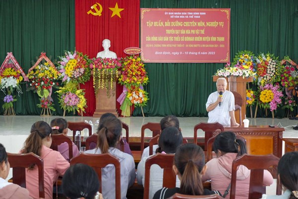 Bình Định: Đồng bào Bana Kriêm nỗ lực bảo tồn nghề dệt thổ cẩm - Anh 1