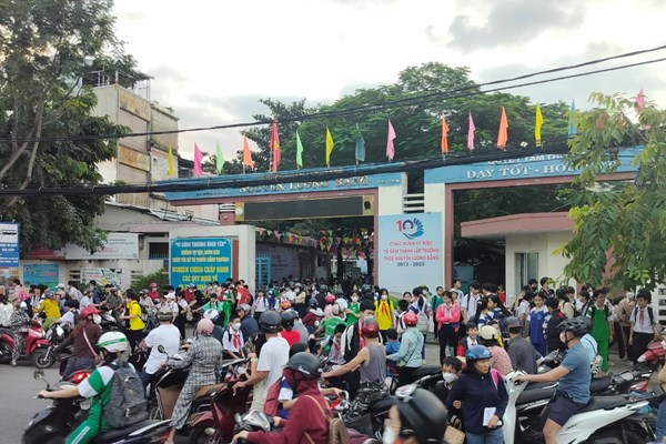 Đà Nẵng: Hàng trăm học sinh phải đi “học nhờ” - Anh 1