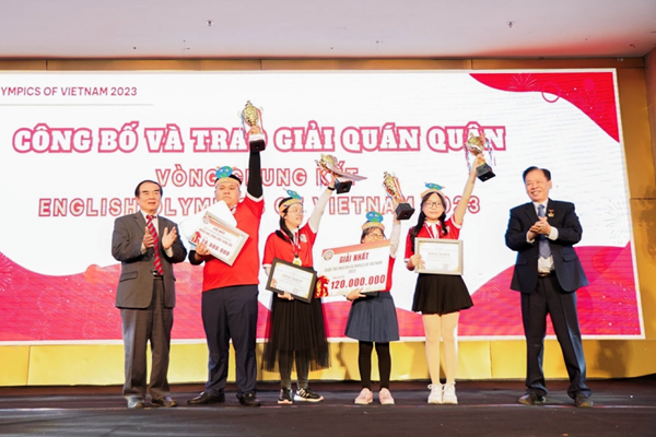 Cuộc thi EOV - thắp sáng tài năng tiếng Anh trong thanh niên - Anh 1
