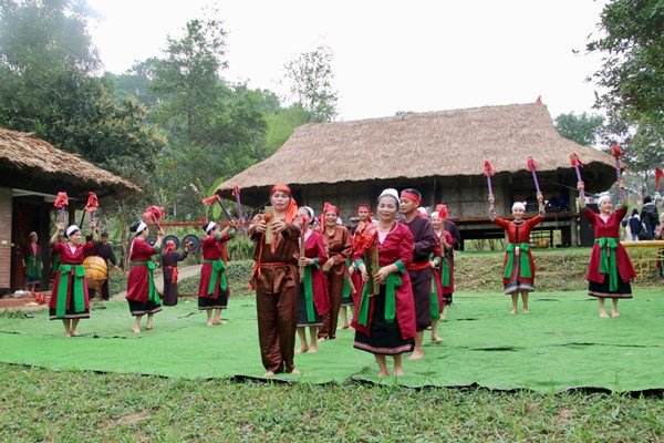 Thanh Hóa bảo tồn các làn điệu dân ca của đồng bào dân tộc Thổ gắn với phát triển du lịch - Anh 1