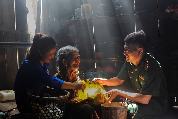 Triển lãm “Quân với dân một ý chí” - Anh 6