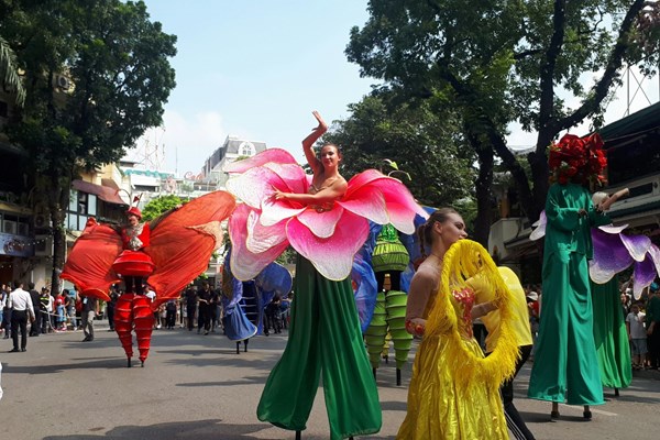 Không gian đi bộ hồ Hoàn Kiếm chỉ tổ chức các sự kiện tiêu biểu cấp Trung ương và Hà Nội - Anh 1