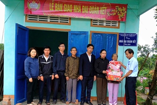Ấm áp những ngôi nhà đại đoàn kết - Anh 2