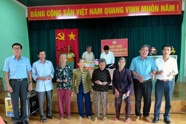 Ấm áp những ngôi nhà đại đoàn kết - Anh 1
