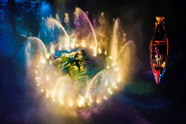 Mãn nhãn với show thực cảnh 3D mapping trên sân khấu thuyền lớn nhất châu Á tại phía Đông Hà Nội - Anh 4