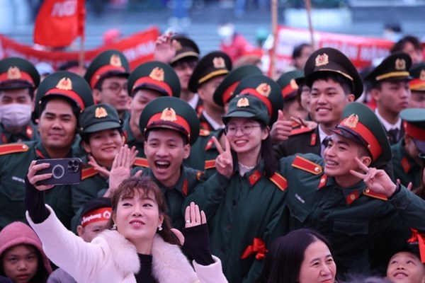 Sưởi ấm Giáng sinh bằng những giọt máu tình nguyện - Anh 2