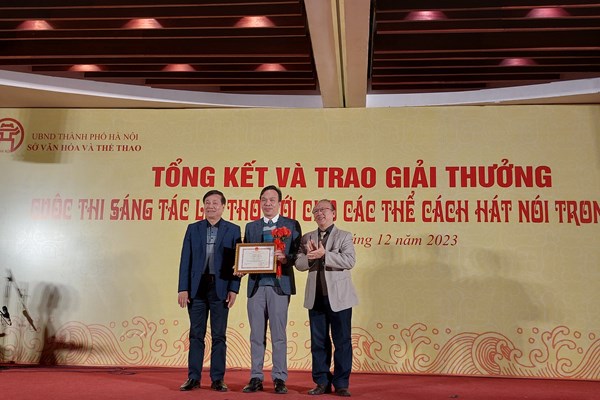 Trao giải Cuộc thi sáng tác lời thơ mới cho các thể cách hát nói trong ca trù - Anh 2
