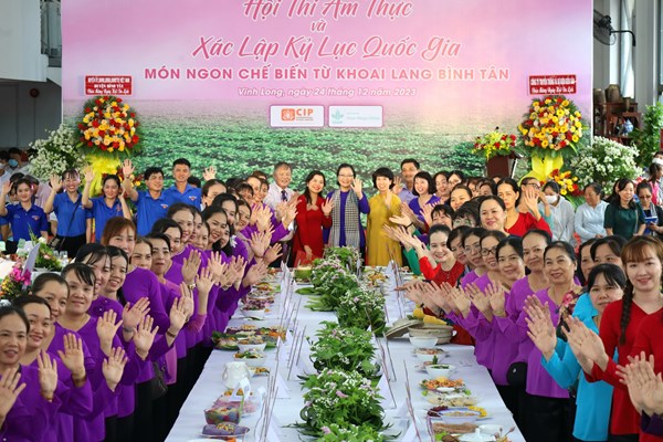 Vĩnh Long: 100 món ăn, thức uống được chế biến từ khoai lang - Anh 1