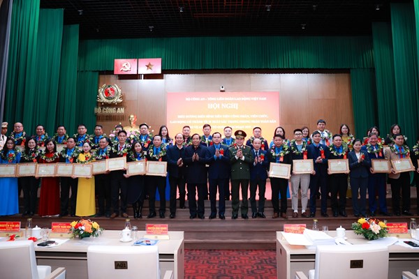 Phát huy vai trò xung kích của tuổi trẻ trong đấu tranh phòng, chống tội phạm - Anh 1