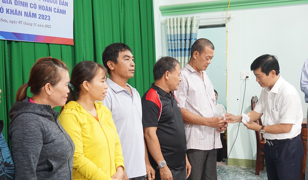 Bình Định phấn đấu đến năm 2030 đạt 97% dân số tham gia BHYT - Anh 1