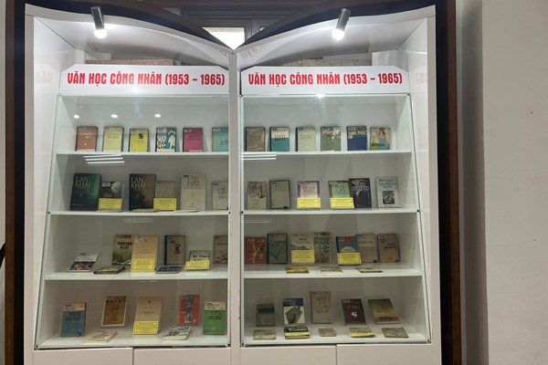 Khai mạc trưng bày các tác phẩm văn học công nhân được giải thưởng từ năm 1953 - 2023 - Anh 2