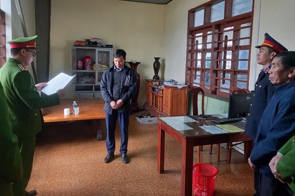 Khởi tố Phó giám đốc Trung tâm đăng kiểm nhận hối lộ hơn 120 triệu đồng - Anh 1