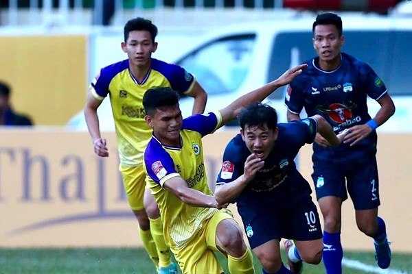 Vòng 8 V.League: HAGL thắng trận đầu, Nam Định vẫn “đỉnh bảng” - Anh 1