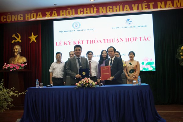 Viện KHXH vùng Nam Bộ và Trường ĐH Văn hóa TP.HCM ký kết hợp tác nghiên cứu khoa học và đào tạo - Anh 1
