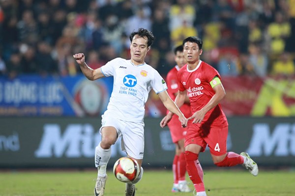 Nhiều bất ngờ - Anh 1