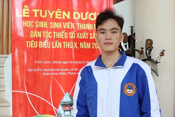 Chàng trai người Mông và thành tích ấn tượng môn Lịch sử - Anh 1