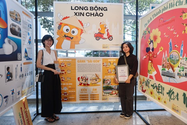 Trao giải Cuộc thi “Thiết kế mô hình check-in du lịch và biểu tượng vui du lịch TP.HCM” năm 2023 - Anh 4