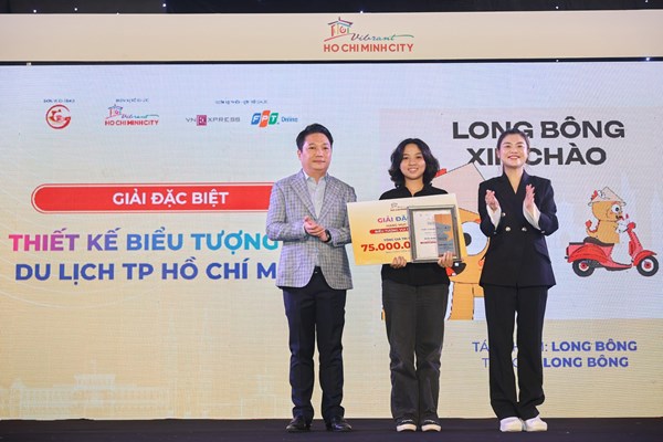 Trao giải Cuộc thi “Thiết kế mô hình check-in du lịch và biểu tượng vui du lịch TP.HCM” năm 2023 - Anh 2