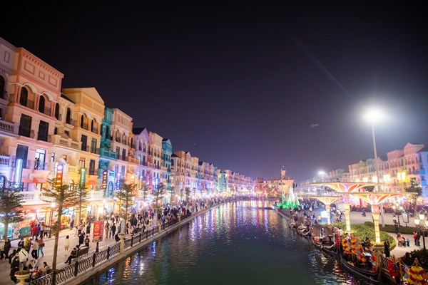 Khám phá tour du lịch đêm cực đã cho giới trẻ Hà thành dịp lễ này - Anh 1