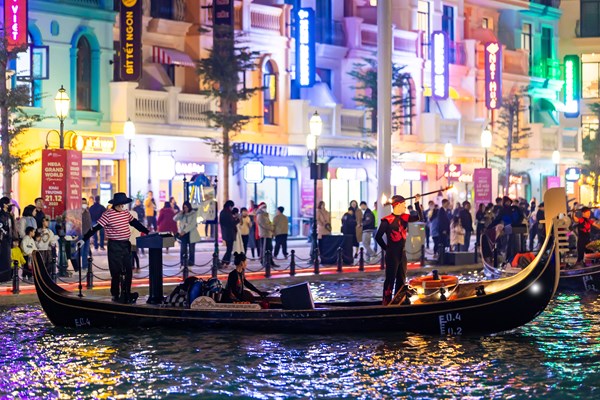 Khám phá tour du lịch đêm cực đã cho giới trẻ Hà thành dịp lễ này - Anh 8