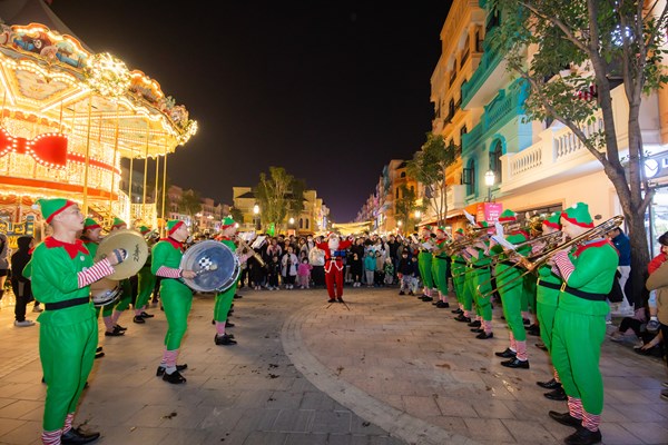 Khám phá tour du lịch đêm cực đã cho giới trẻ Hà thành dịp lễ này - Anh 9