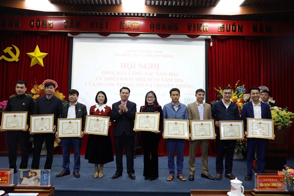 Bắc Ninh nằm trong top đầu cả nước về chuyển đổi số, kinh tế số - Anh 2