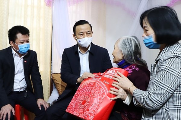 Tăng cường công tác bảo đảm an sinh xã hội trong dịp Tết - Anh 1