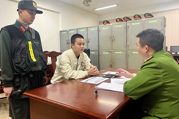 Bắt giam 9 đối tượng trong đường dây đánh bạc hơn 176 tỉ đồng - Anh 2