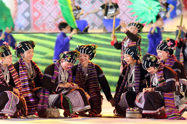 Bộ trưởng Nguyễn Văn Hùng: Cầu thị và lắng nghe những ý kiến tâm huyết giúp ngành ngày càng phát triển - Anh 4