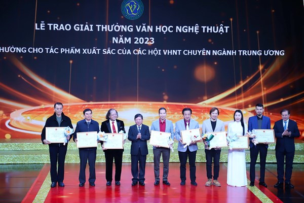 60 tác phẩm đoạt Giải thưởng văn học nghệ thuật 2023 - Anh 2