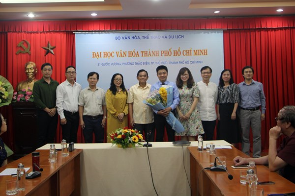 Công bố Quyết định bổ nhiệm Hiệu trưởng Trường ĐH Văn hóa TP.HCM - Anh 1