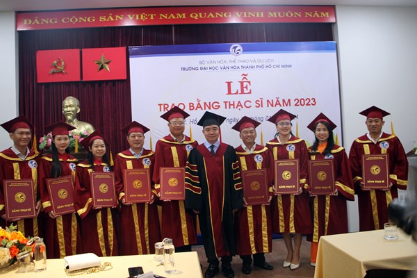 Công bố Quyết định bổ nhiệm Hiệu trưởng Trường ĐH Văn hóa TP.HCM - Anh 3