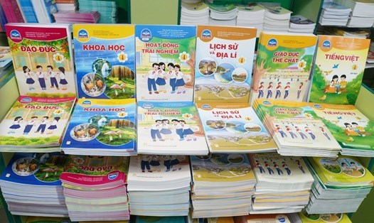 Giao quyền lựa chọn SGK cho các cơ sở giáo dục - Anh 1