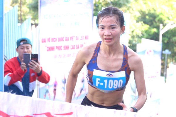Hoàng Nguyên Thanh, Nguyễn Thị Oanh không có đối thủ tại giải “Chinh phục đỉnh cao Bà Rá” - Anh 3