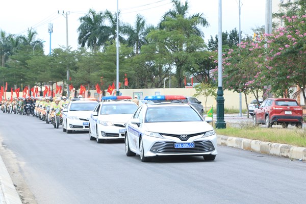 Vi phạm nồng độ cồn, một giáo viên dạy lái xe bị phạt 35 triệu đồng và tước GPLX 23 tháng - Anh 1