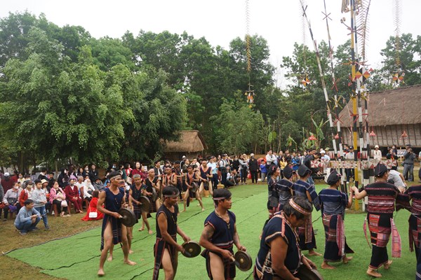 500.000 lượt khách đến “Ngôi nhà chung” - Anh 1