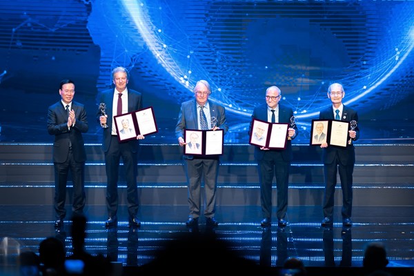 Quỹ VinFuture chính thức khởi động mùa giải 2024 - Anh 1