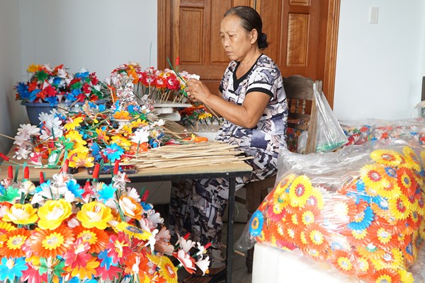 Màu Tết ở làng hoa giấy Thanh Tiên - Anh 2