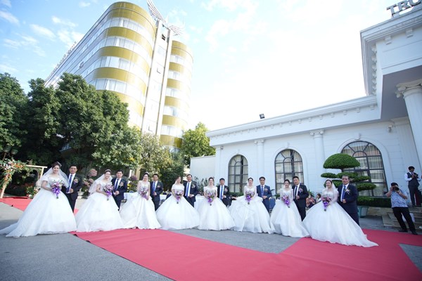 Lần đầu tiên có 